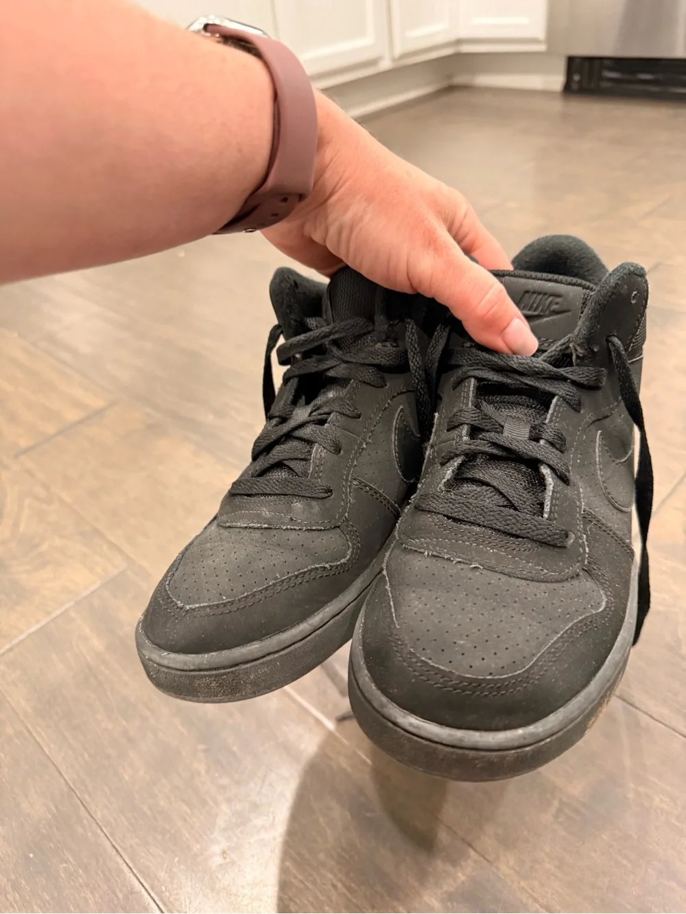 Nike big kids Mid-Top Casual Sneakers